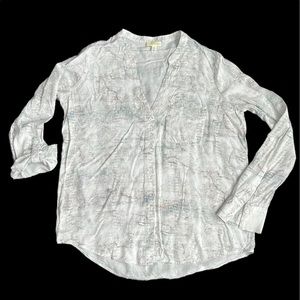 Soft soft joie Button Down V-Neck Long Sleeved Shirt